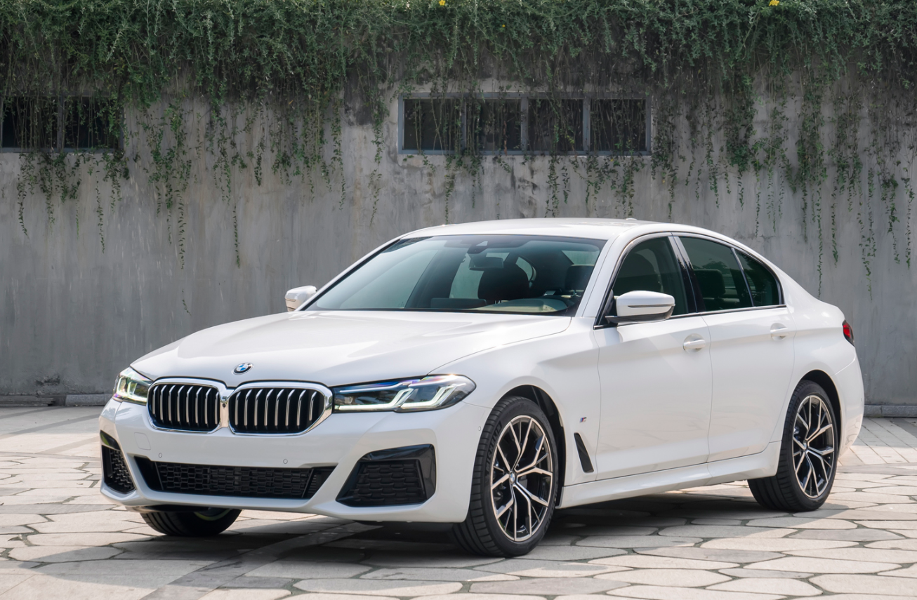 BMW 5 Series Sedan: Tác phẩm nghệ thuật tinh xảo 